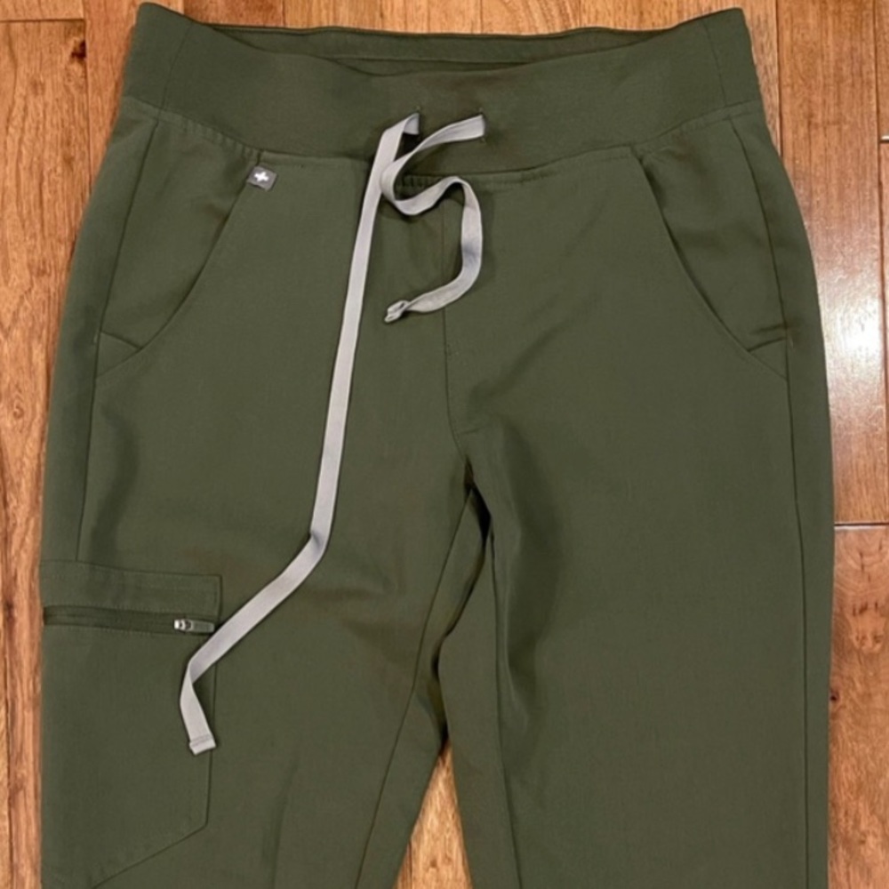 FIGS Olive/Green XS joggers